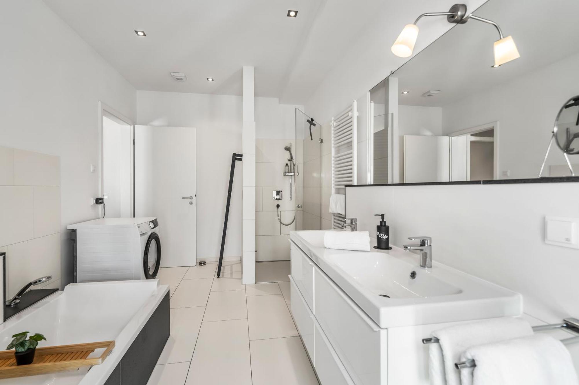 Dnd Design Loft I 170Qm I Parken I Balkon I Workstation I Netflix I Kaffee I Waschmaschine I Trockner I Xbox I Ausblick Apartment Wurzburg Ngoại thất bức ảnh
