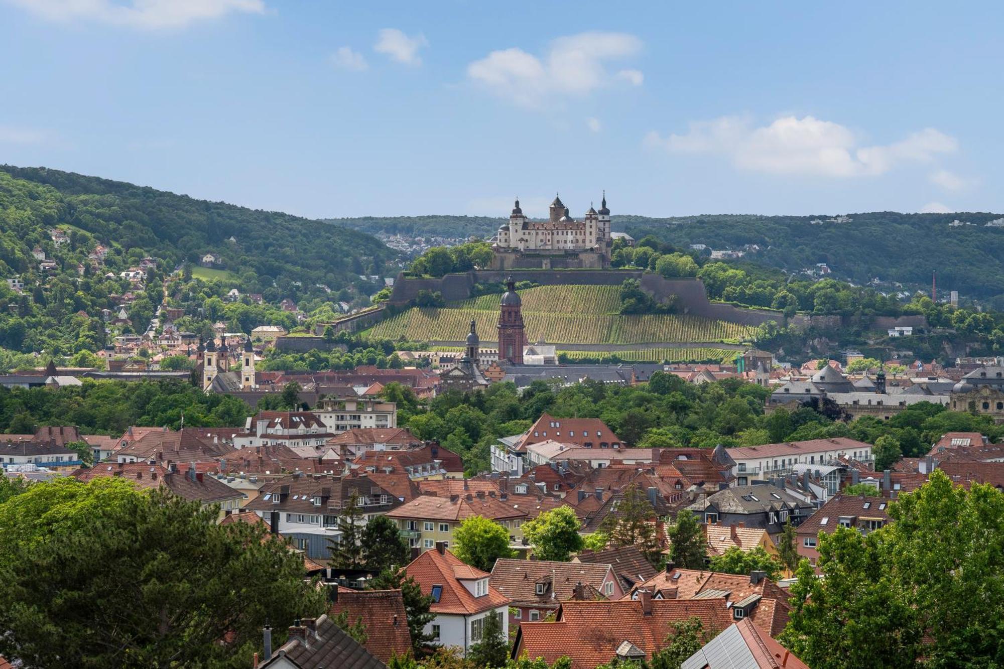 Dnd Design Loft I 170Qm I Parken I Balkon I Workstation I Netflix I Kaffee I Waschmaschine I Trockner I Xbox I Ausblick Apartment Wurzburg Ngoại thất bức ảnh